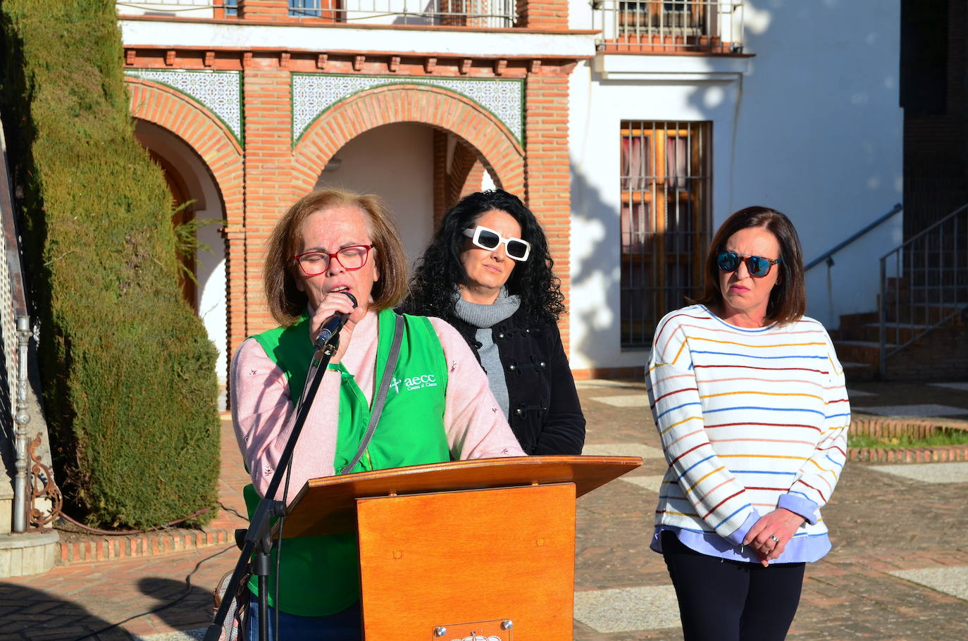 Lectura del manifiesto por parte de Inma Martín, presidenta de la Junta Local de la AECC.