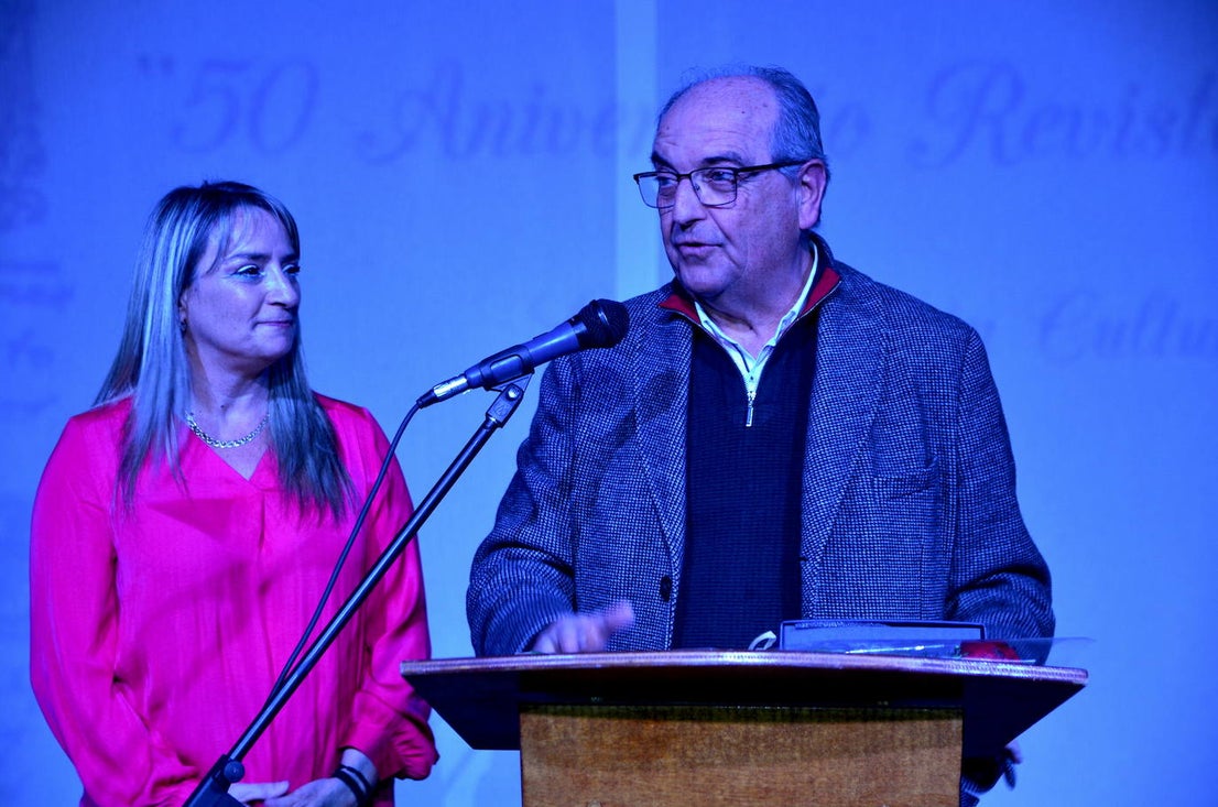 El Centro del Vino y Flamenco, en Huerta Cercada, acogió el acto de homenaje a ‘Huétor Vega Gráfico’.