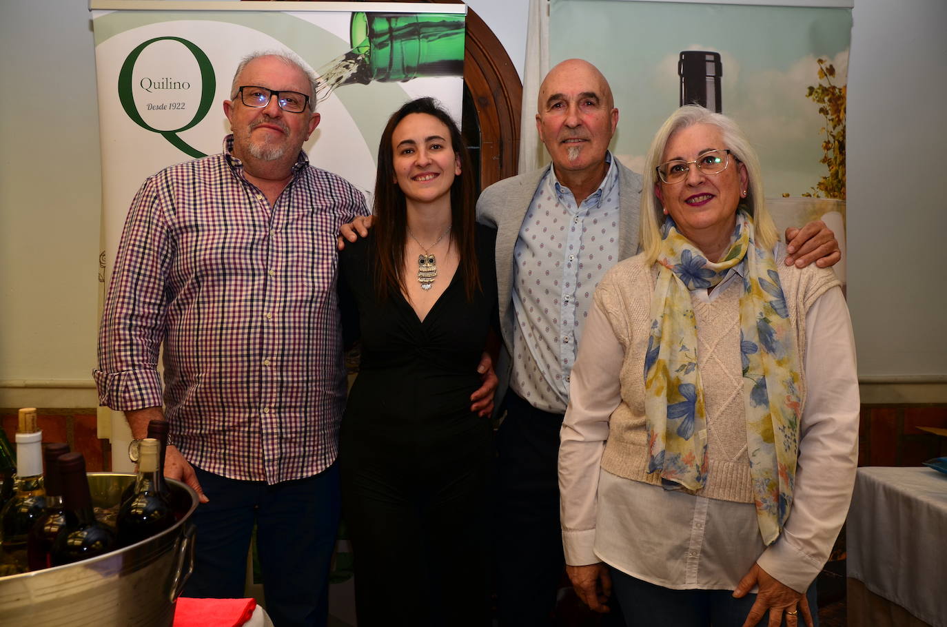 Gran ambiente en los estands de las XXVIII Jornadas del Vino, Jamón y Chacinas de Huétor Vega.