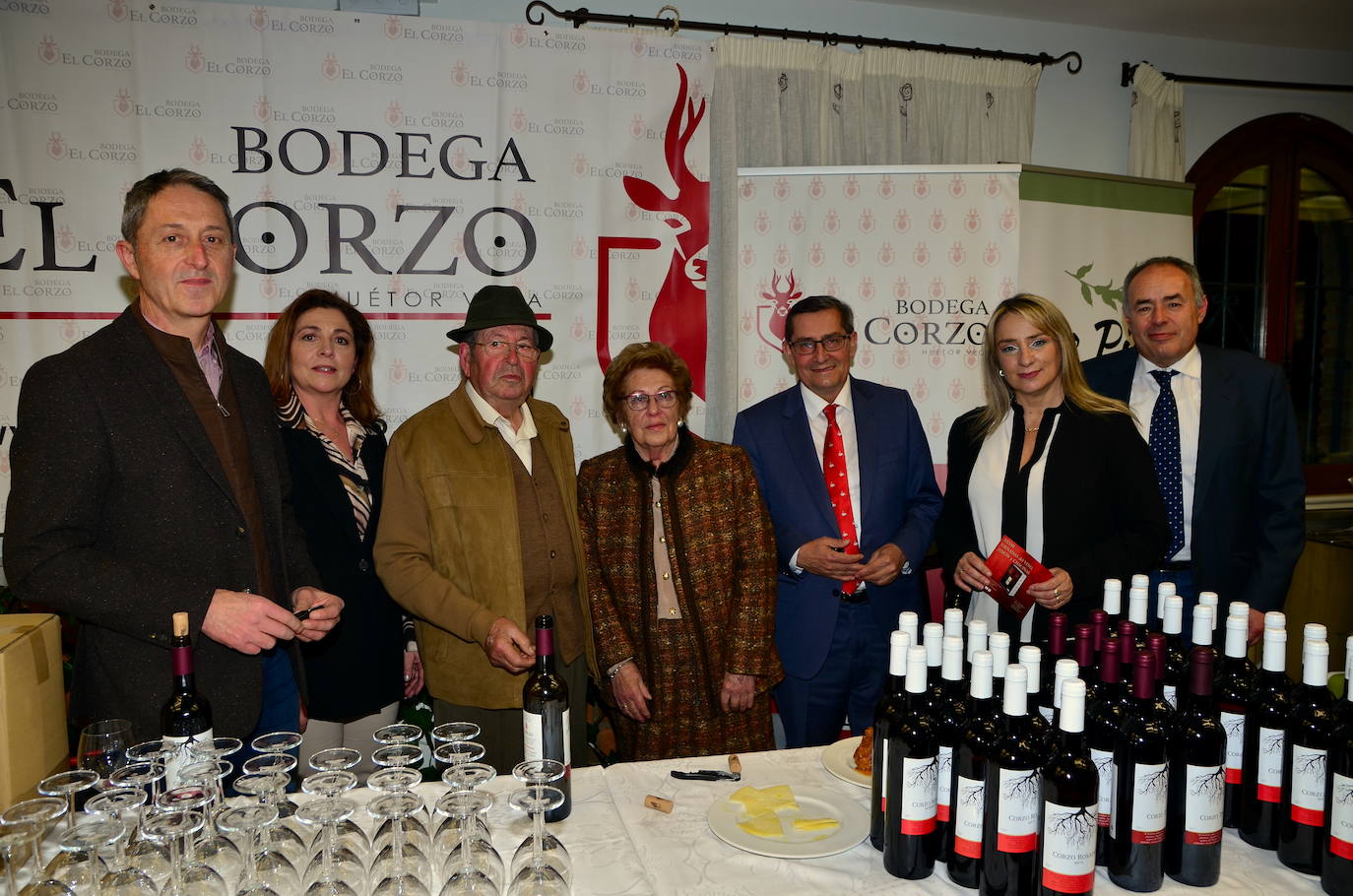 Gran ambiente en los estands de las XXVIII Jornadas del Vino, Jamón y Chacinas de Huétor Vega.