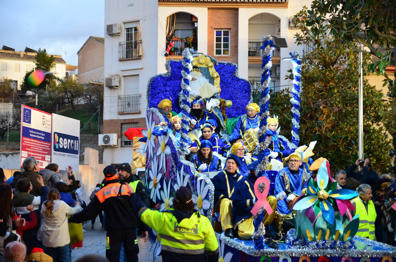 La cabalgata de Huétor Vega supera al frío y la lluvia