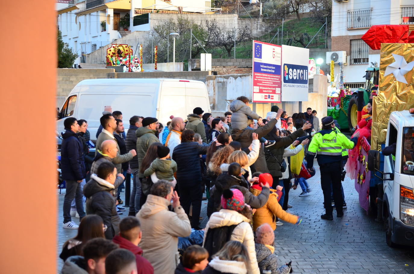 La cabalgata de Huétor Vega supera al frío y la lluvia