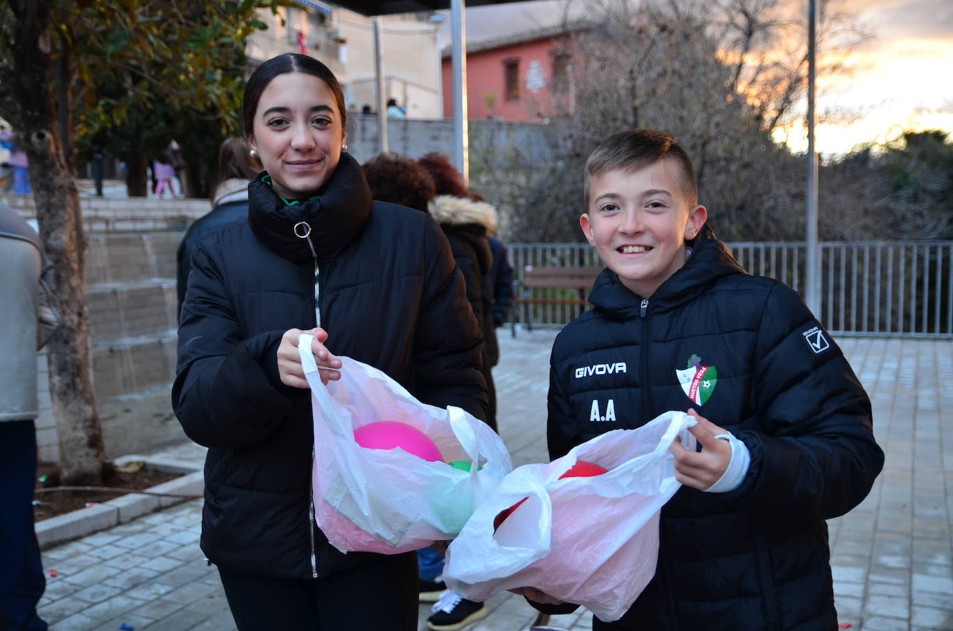La cabalgata de Huétor Vega supera al frío y la lluvia