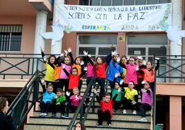 La comunidad educativa de Huétor Vega sueña con la paz