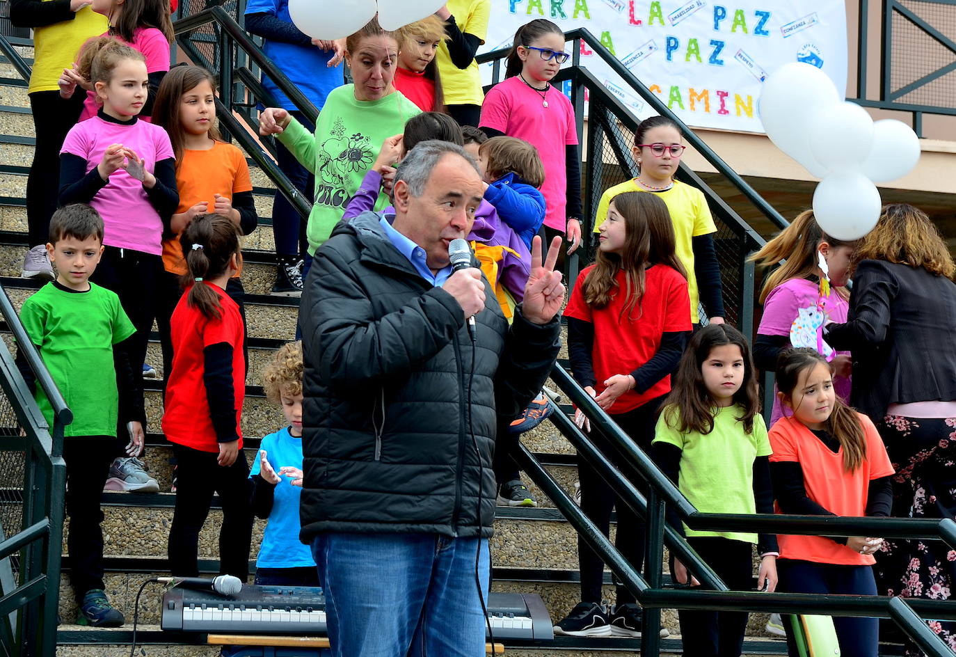 La comunidad educativa de Huétor Vega sueña con la paz