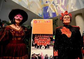 Huétor Vega expone los trajes de su carnaval tradicional