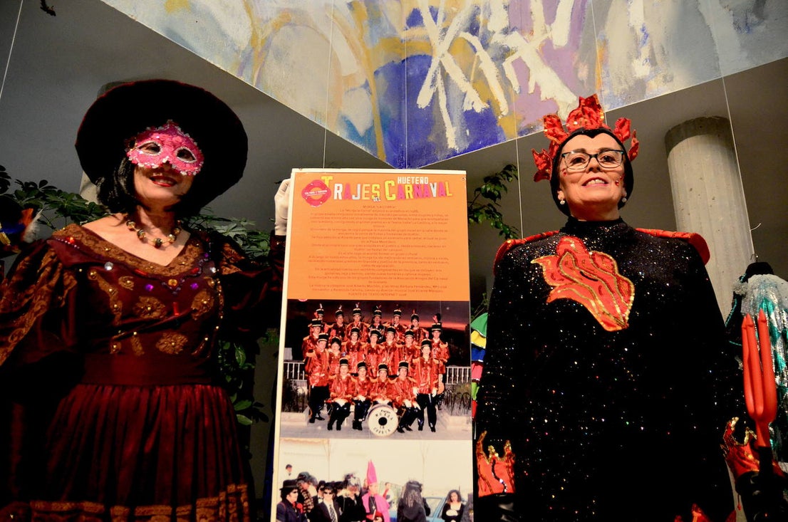 Huétor Vega expone los trajes de su carnaval tradicional