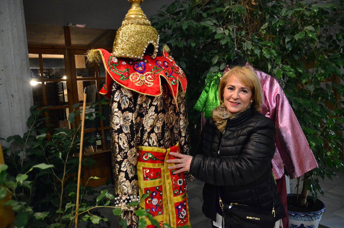 Huétor Vega expone los trajes de su carnaval tradicional