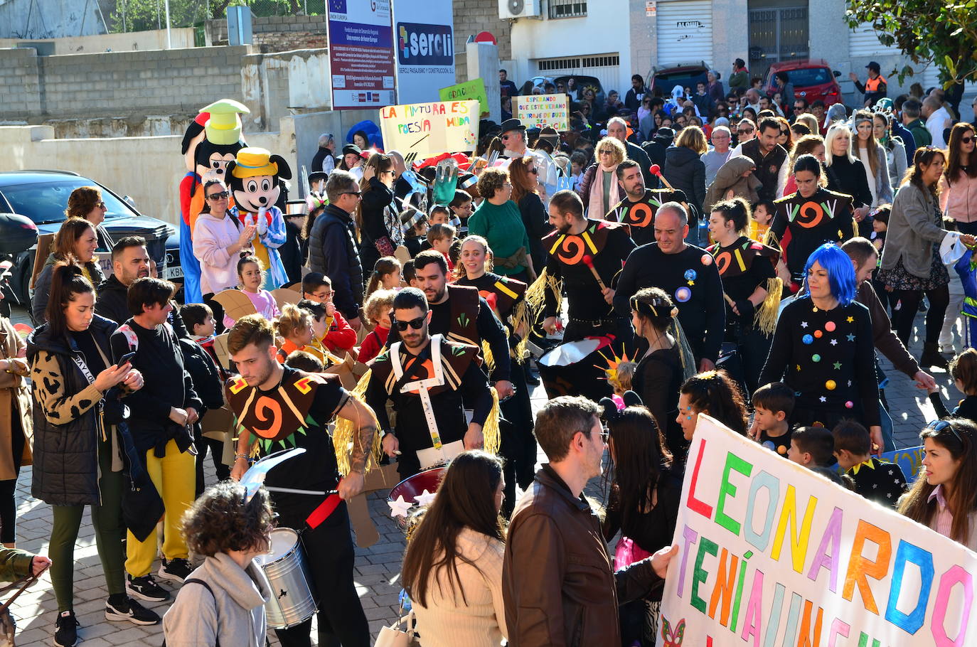 Encuéntrate en el pasacalles del carnaval de Huétor Vega