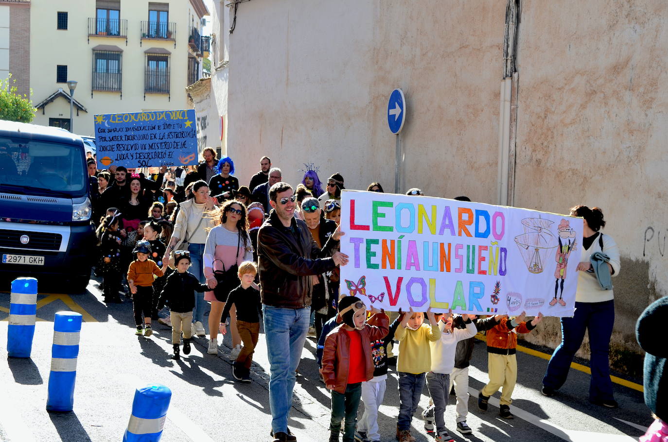 Encuéntrate en el pasacalles del carnaval de Huétor Vega