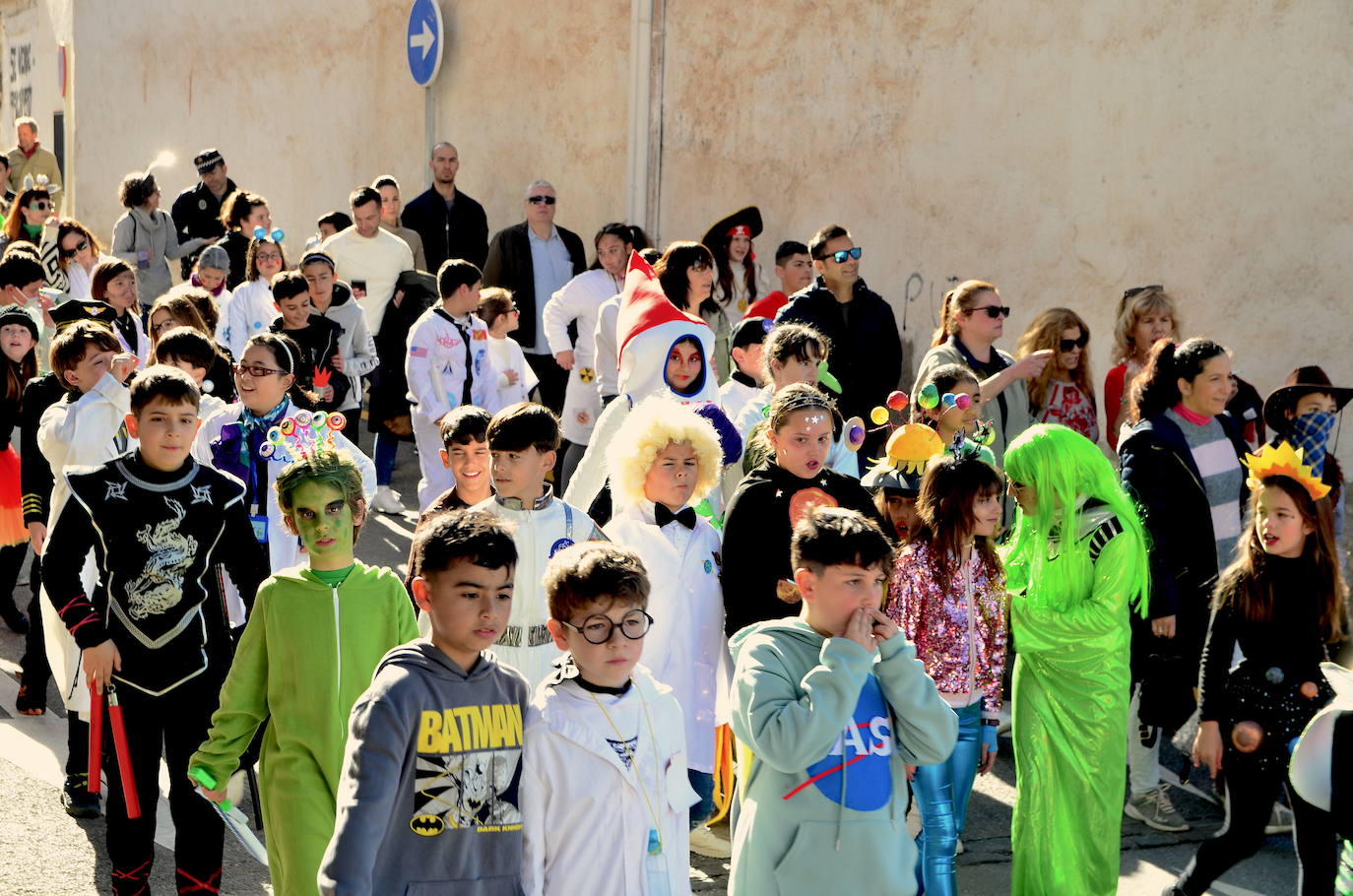 Encuéntrate en el pasacalles del carnaval de Huétor Vega