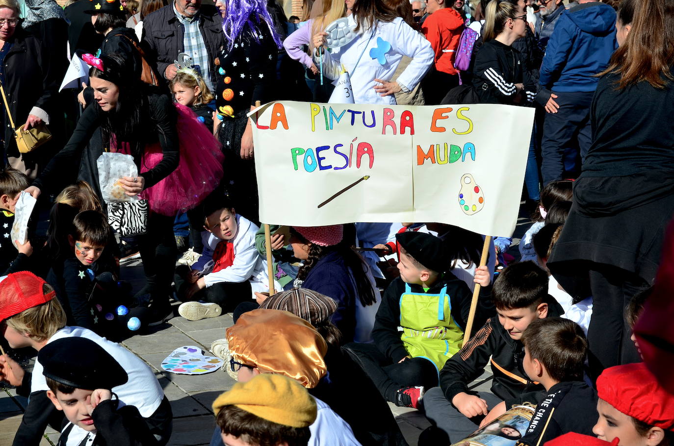 Encuéntrate en el pasacalles del carnaval de Huétor Vega