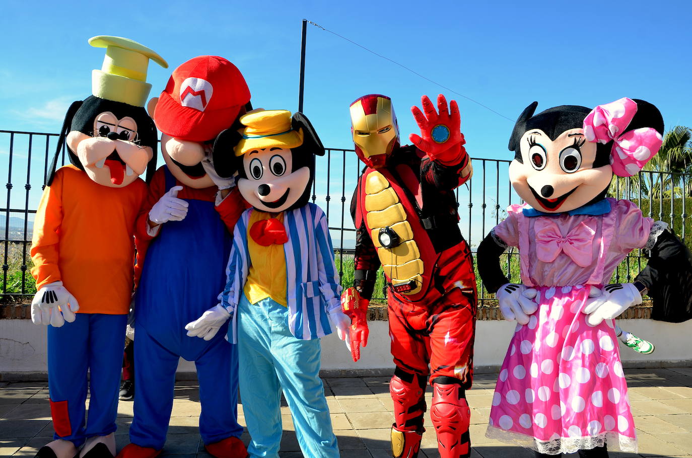 Encuéntrate en el pasacalles del carnaval de Huétor Vega