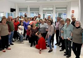 Sesión de merienda y baile organizada por la concejalía de Mayores.