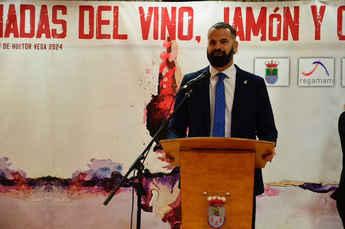 Entrega de premios de los certámenes de vinos en Huétor Vega