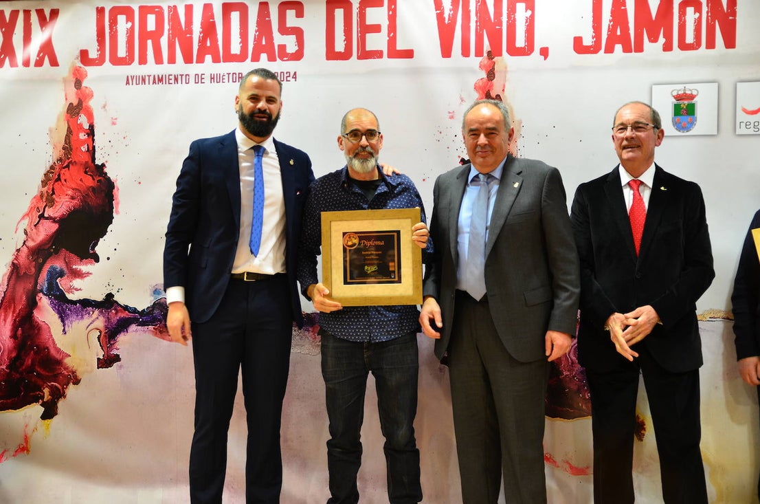 Entrega de premios de los certámenes de vinos en Huétor Vega