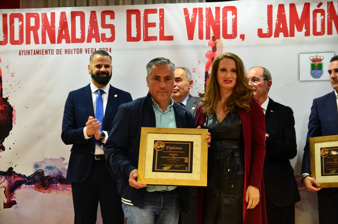 Entrega de premios de los certámenes de vinos en Huétor Vega