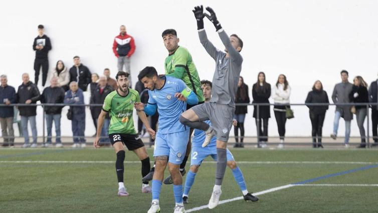 El CD Huetor Vega, tras la senda de la victoria