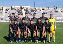Once inicial del Huétor Vega ante el Real Jaén.