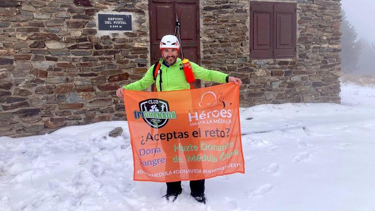 El hueteño Antonio Luis Martín León 'corona' todos los refugios de Sierra Nevada