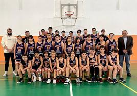 La Escuela Municipal de Baloncesto de Huétor Vega estrena equipación