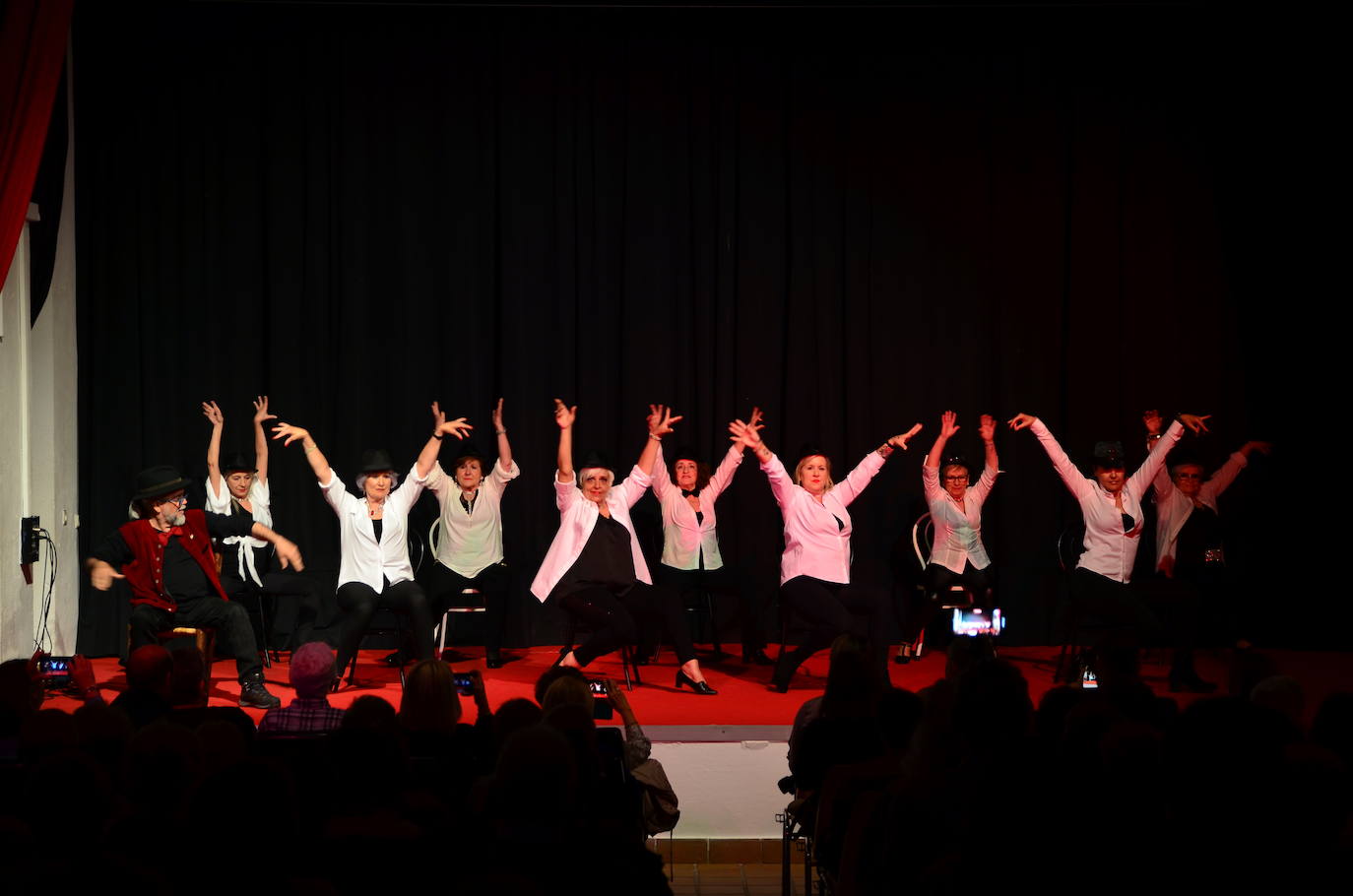 Arte a raudales y lleno en la Gala Solidaria de Huétor Vega