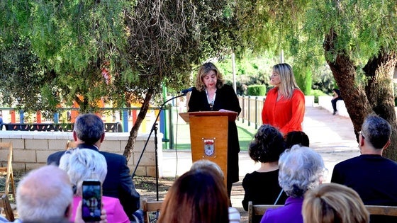 Huétor Vega rinde homenaje a Carmen Vargas, una mujer pionera en su tiempo