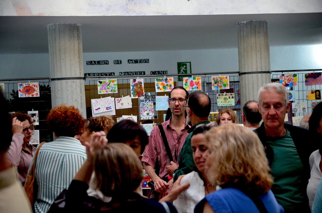 El arte postal grita por la paz en Huétor Vega