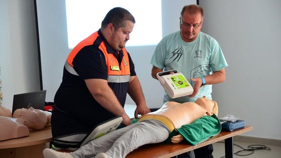 Protección Civil enseña primeros auxilios y RCP en Huétor Vega