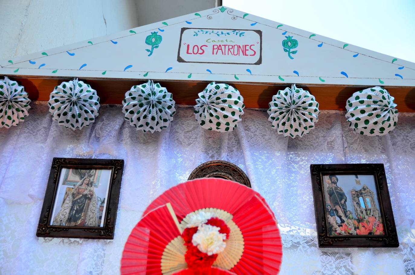 El ambiente de cruces inunda Huétor Vega