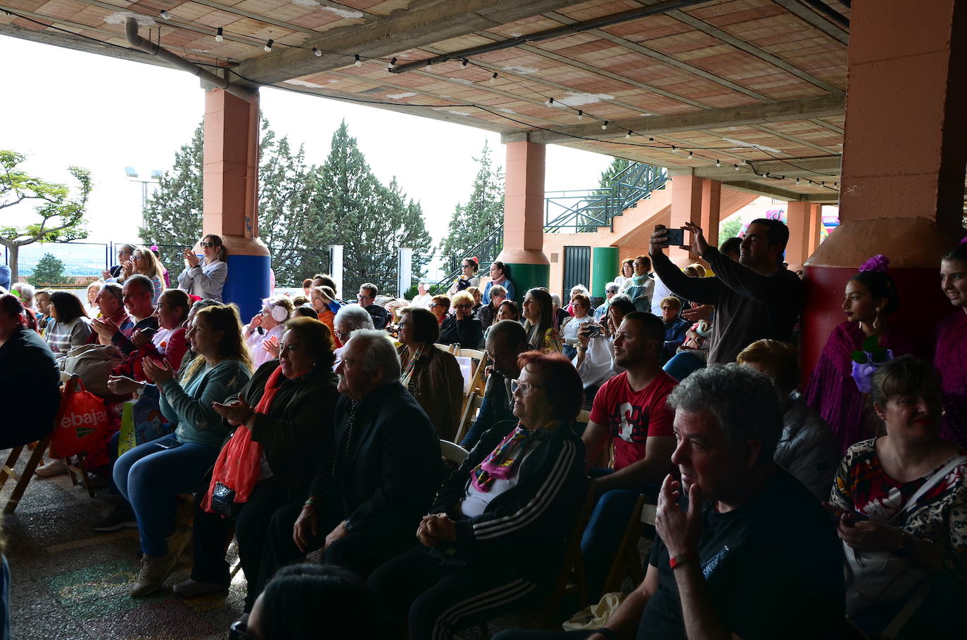 El ambiente de cruces inunda Huétor Vega