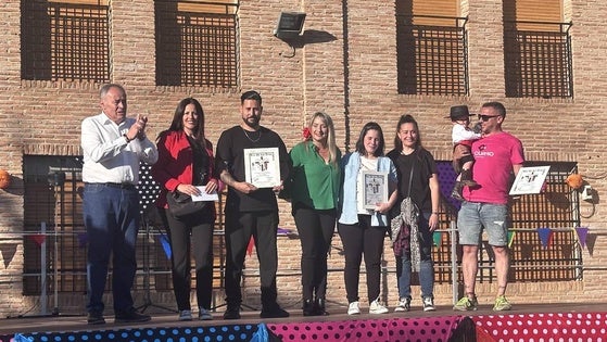 Huétor Vega entrega los premios de su concurso municipal de cruces