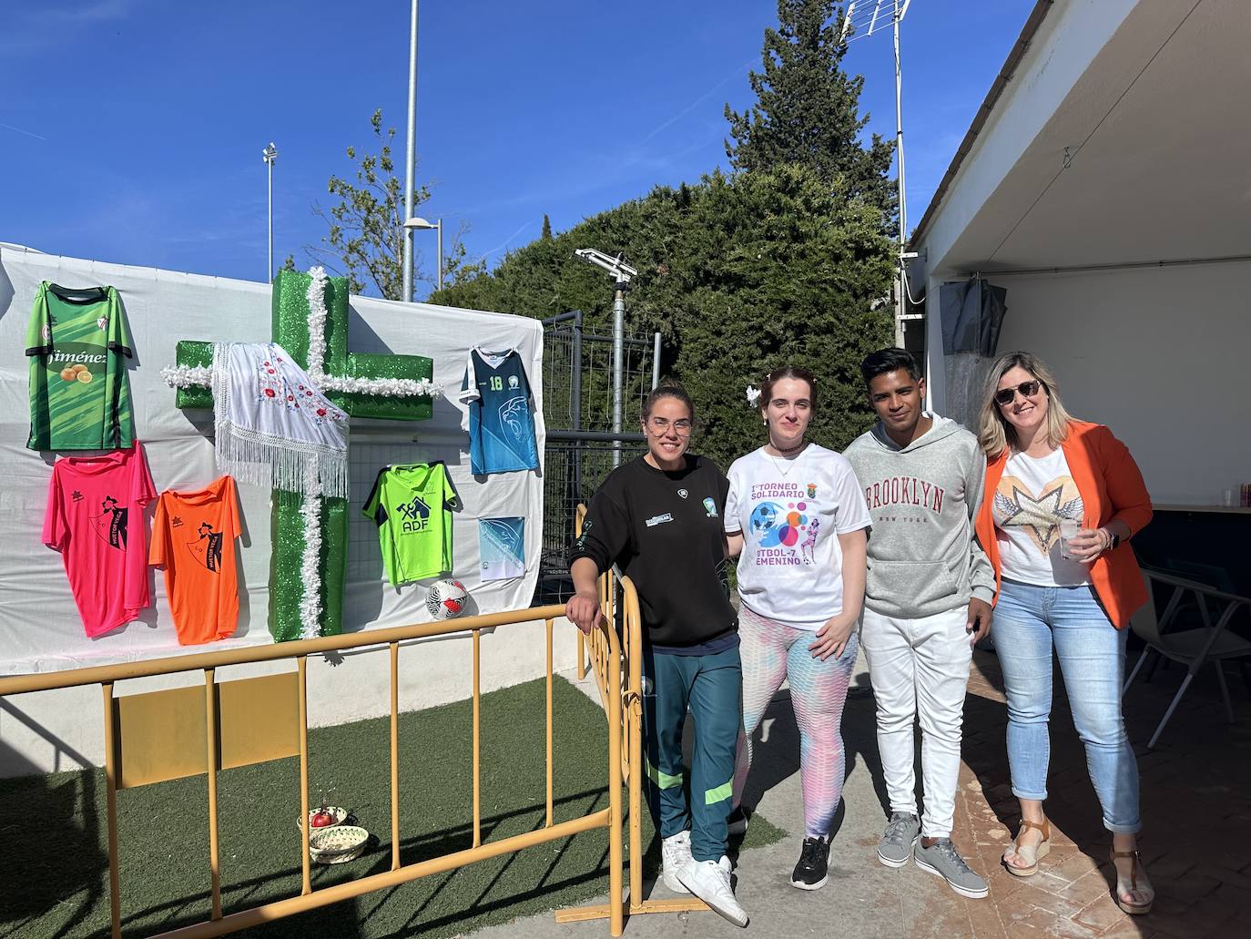 Cruz de la cantina del Polideportivo Las Viñas.