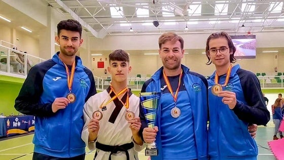 La escuela de Rubén Hita brilla en el Campeonato de España de 'poomsae'