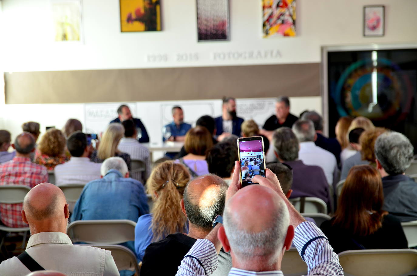 El aplaudido debut literario de Enrique Mochón Romera en Huétor Vega