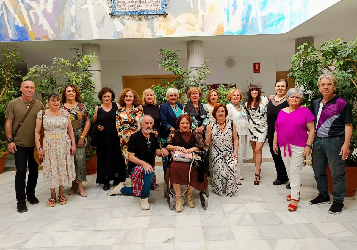Paco López estrena en Huétor Vega la película 'El mundo de la mujer'