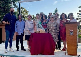 Acto de clausura del taller de poesía de Huétor Vega, en el Carmen de San Rafael.
