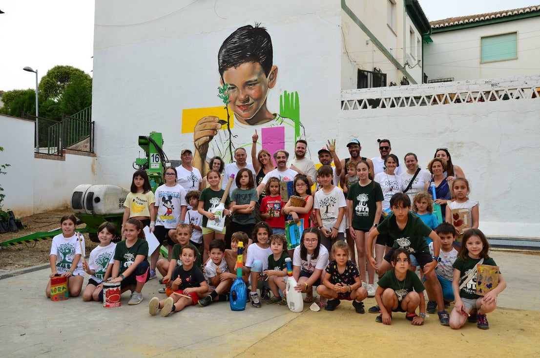 Un mural en Huétor Vega recuerda la importancia de «sembrar el futuro»