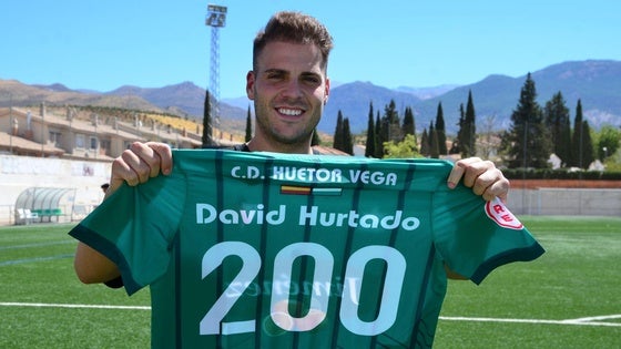 El CD Huétor Vega confirma la salida de David Hurtado, su eterno capitán