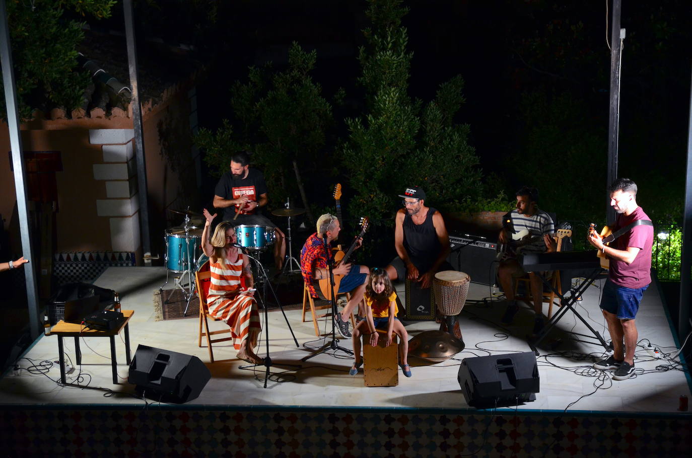 Huétor Vega abre el micro y el escenario se llena de talento