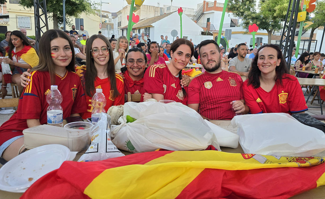 Ambiente en la Plaza Abdal Malik de Huétor Vega.