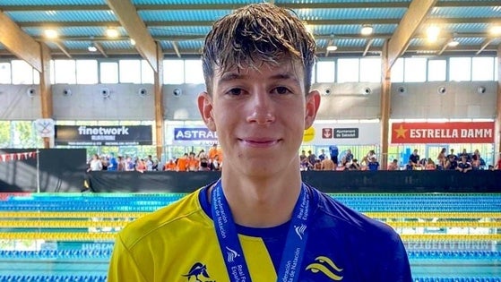 Raúl Aybar, campeón de España infantil en 4x100 metros libres