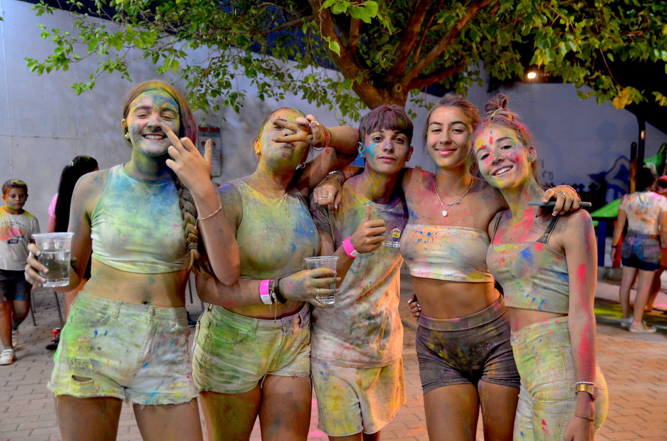 Todo es de color en la Fiesta Holi de Huétor Vega