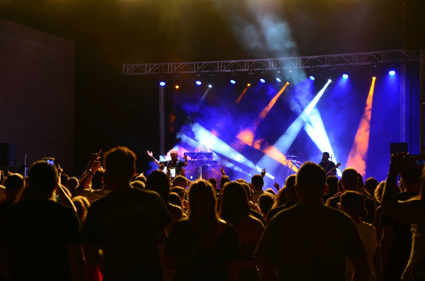 Locura con Medina Azahara en Huétor Vega