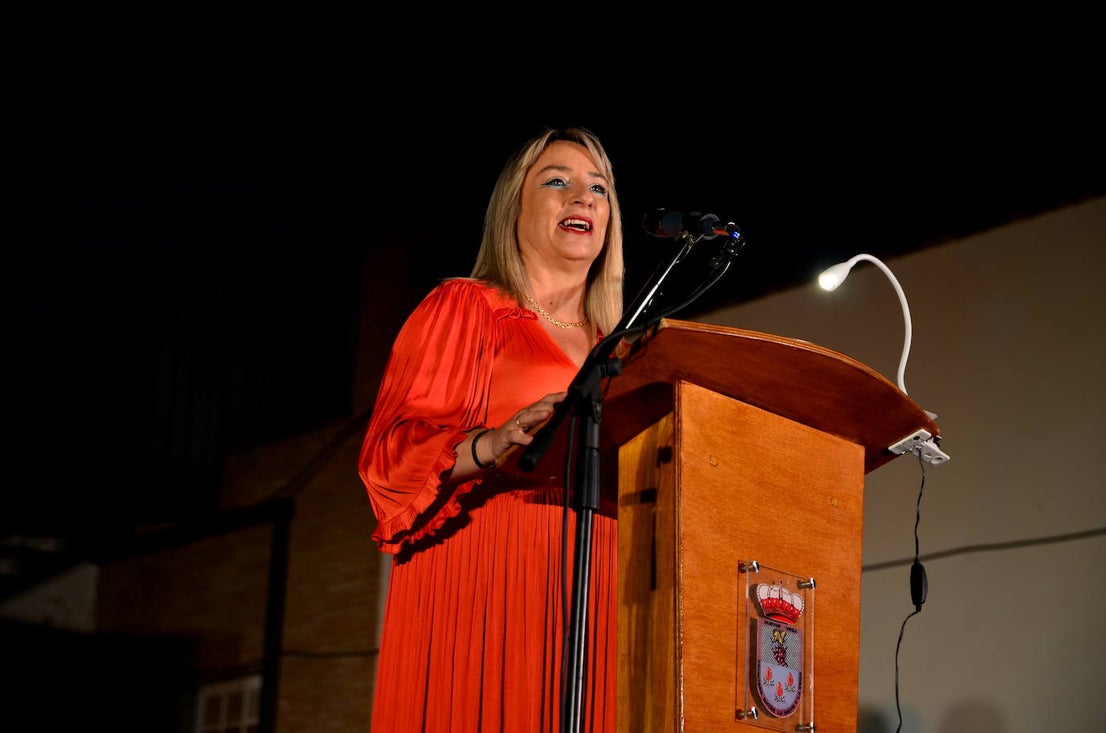 El pregón de María Angustias Velázquez inaugura las fiestas de Huétor Vega