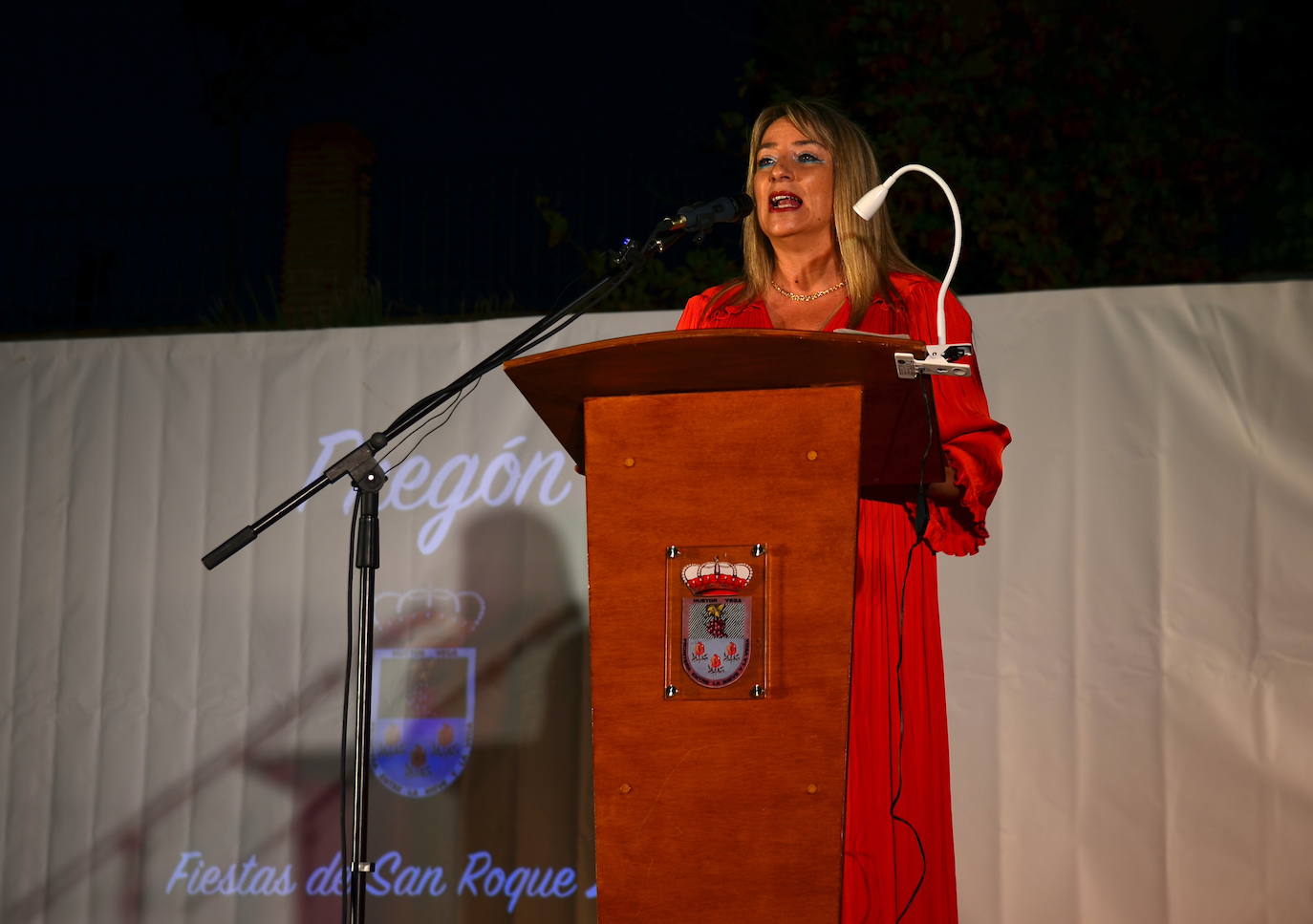 El pregón de María Angustias Velázquez inaugura las fiestas de Huétor Vega