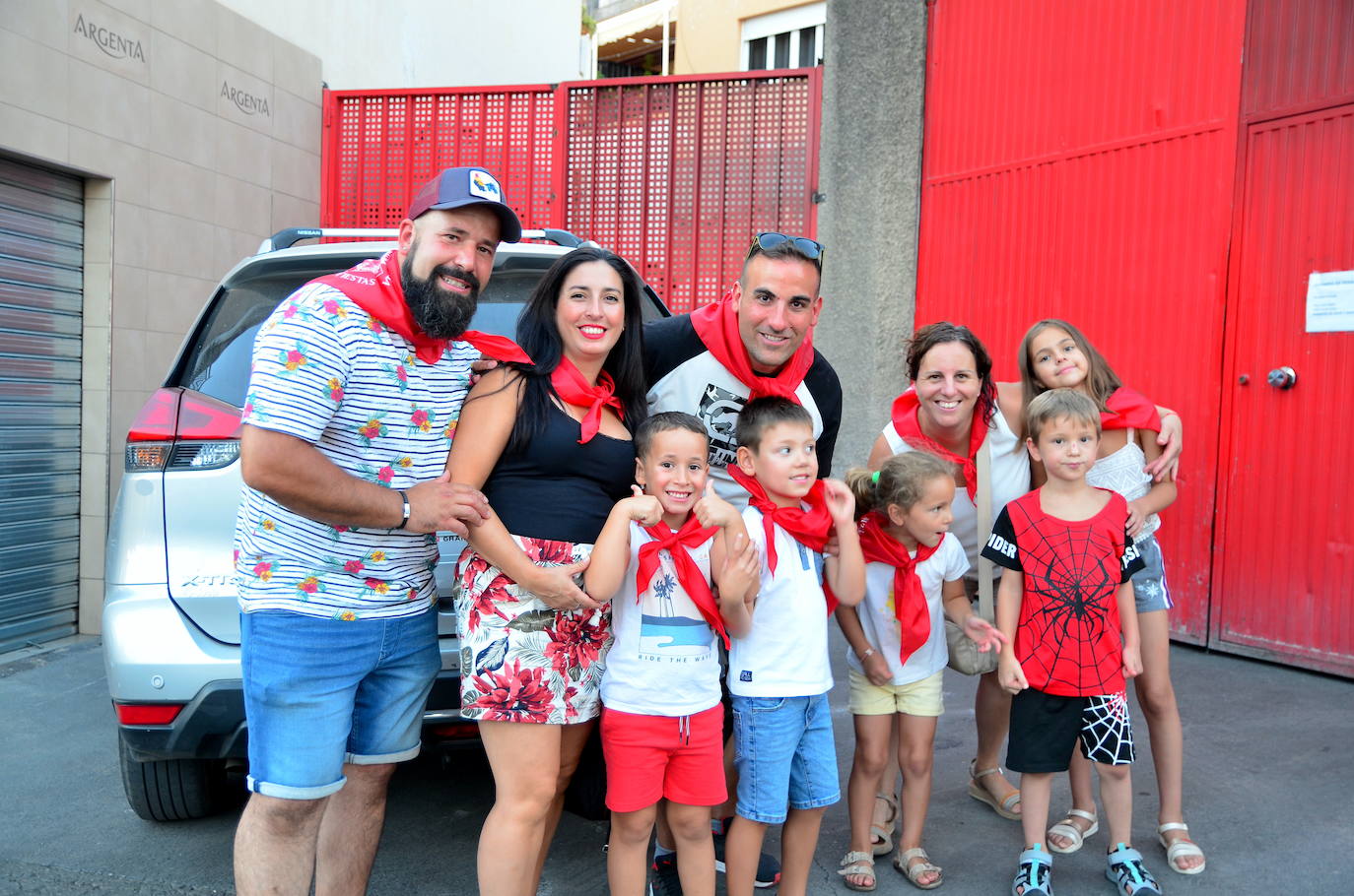 Huétor Vega vibra con su particular encierro de 'toros'