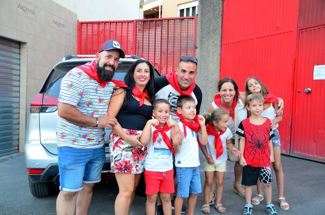 Huétor Vega vibra con su particular encierro de 'toros'