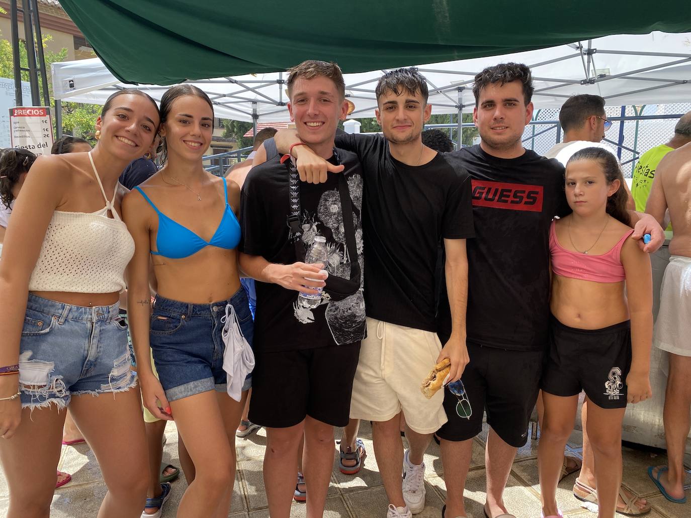 La fiesta del agua y la espuma refresca Huétor Vega