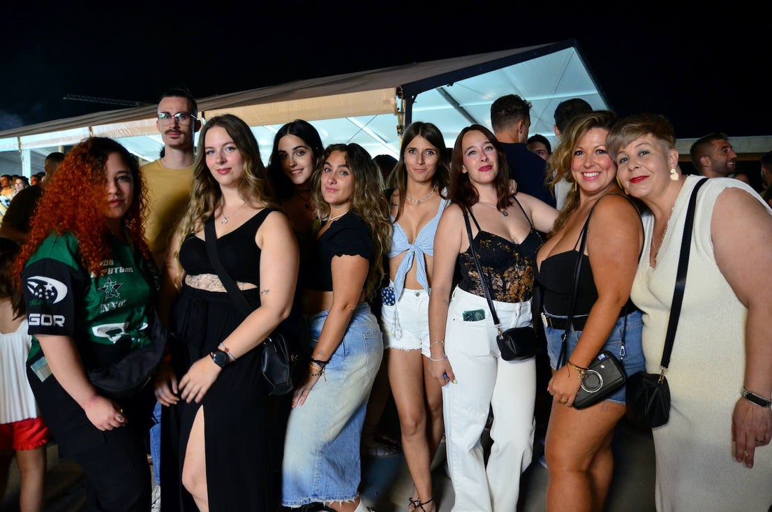 El ferial de Huétor Vega brinda y perrea